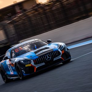 Meeting de courses automobiles Mercedes SLS GT4